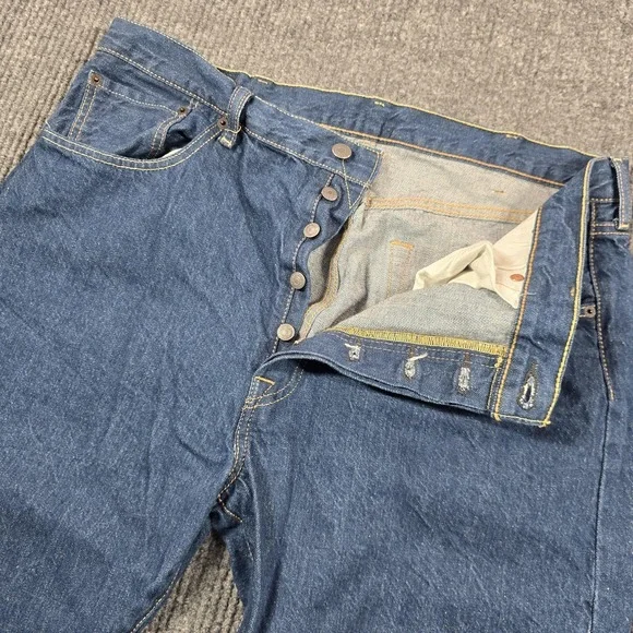 Levi's 501 Jeans Mens 38x32 Blue‎ Straight Regular Medium Wash Button Fly 36x31