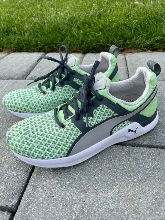 Women’s Puma Mint Green and Gray Knit Training Sneakers 6 1/2 ✨BRAND NEW✨