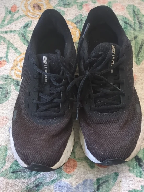 🩷 Nike Black Athletic Mesh Running Sneakers with White Soles