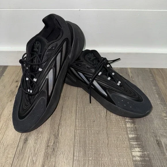 Adidas Originals Ozelia Black Sneakers Men's US 9.5 Chunky Casual Shoes