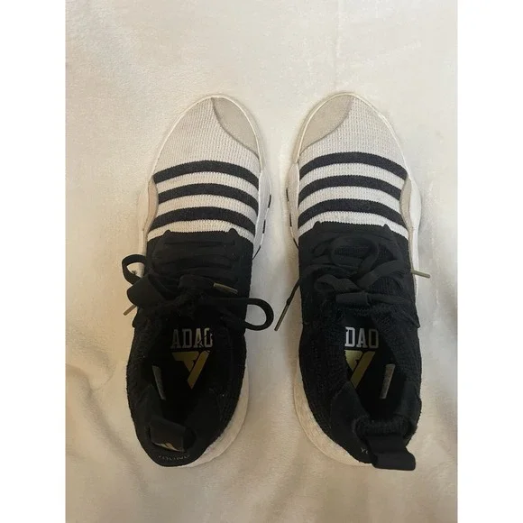 Adidas Trae‎ Young 2 ADAO Men's Size 11 Basketball Shoes H06477 Black and White