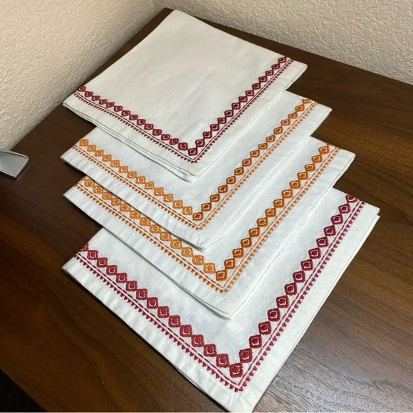 Vintage Pottery Barn (4) Linen Cotton Napkins White Embroidered Border 18x18