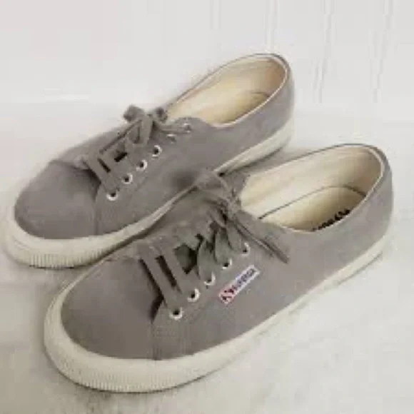 Superga gray tennis shoe!!