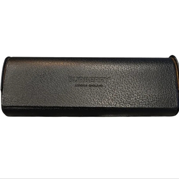 BURBERRY BLACK EMBOSSED PEBBLE LEATHER SUNGLASSES CASE. GLASSES NOT INCLUDED.