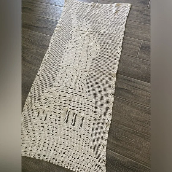 Handmade Crochet Statue of Liberty Cream 51”/22” Runner “Liberty For All” Vtg
