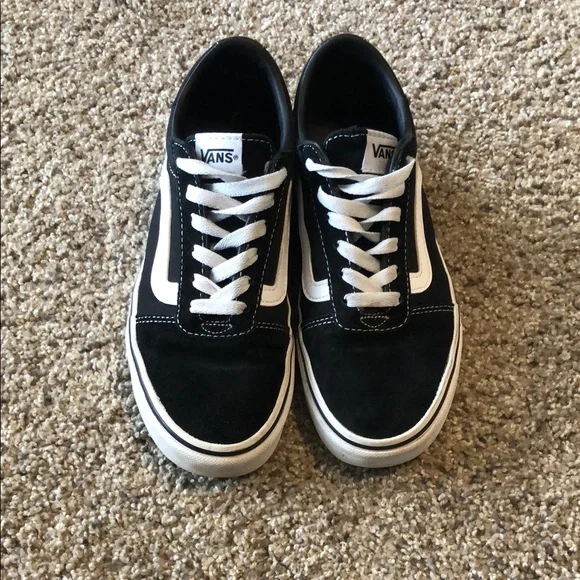 Women’s Classic Black and White Low-Tops Vans