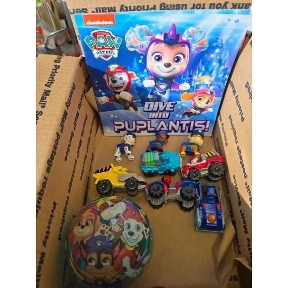Paw‎ Patrol Mighty Pups  5 Puzzle Set Complete with Mini Figures and Vehicles
