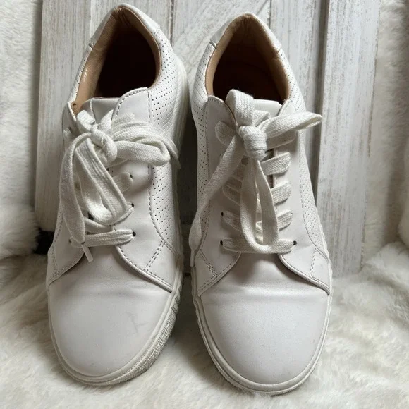 Steve Madden Toliver‎ White Perforated Platform Sneakers TLVR01S1 Womens 8
