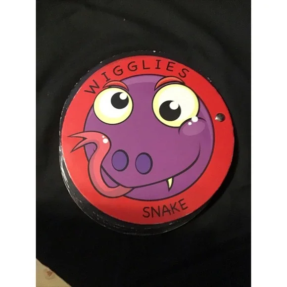 Wiggles Snake by‎ BERRYLAND Book