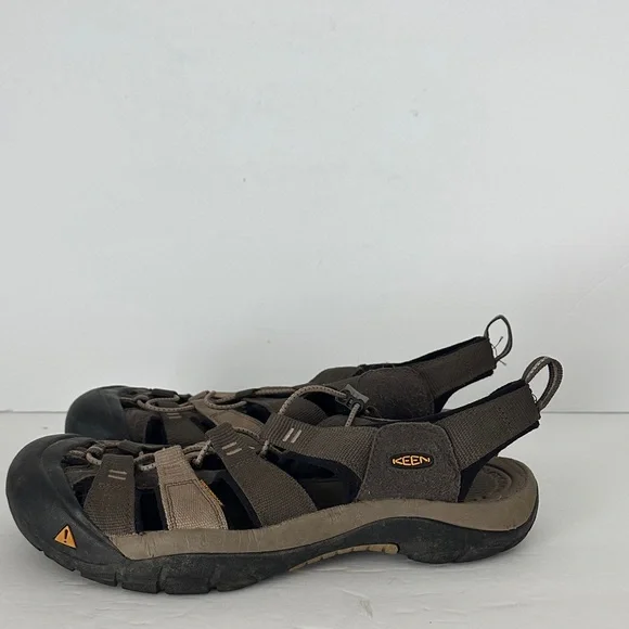 KEEN Men's Newport H2 Closed Toe Water/Outdoor Sandals Brown 11