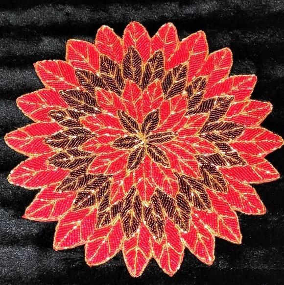 x4 Nicole Miller Red & Gold POINSETTIA Sparkly Beaded Placemats Chargers New