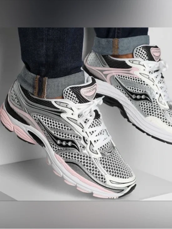 Saucony Women’s Silver/Pink Retro ProGrid Omni 9 Lifestyle Sneaker—10.5