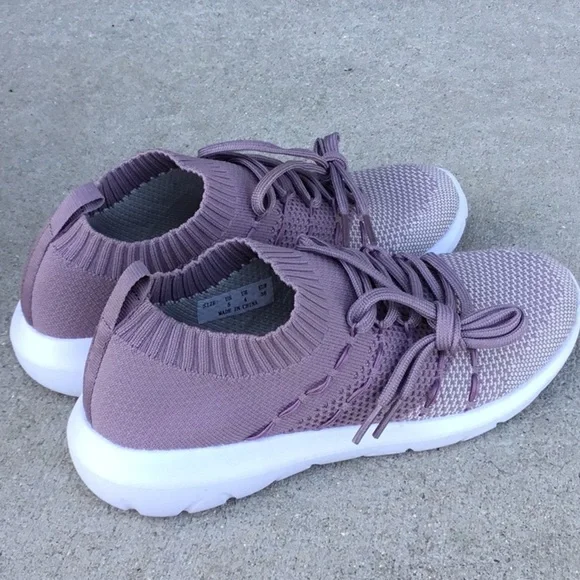 Evin Ter new sock slip on shoes. Lavender and white. Women’s size 5