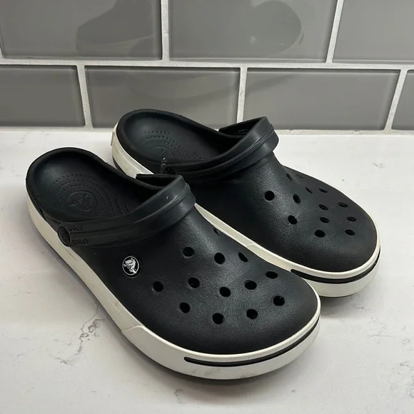 CROCBAND CLOG Size: 9 Color: Black Excellent Condition‎
