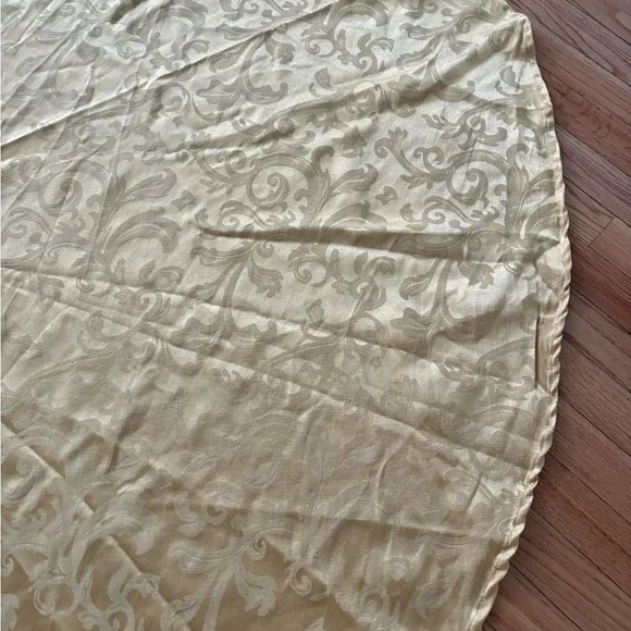 65” Gold Round Tablecloth