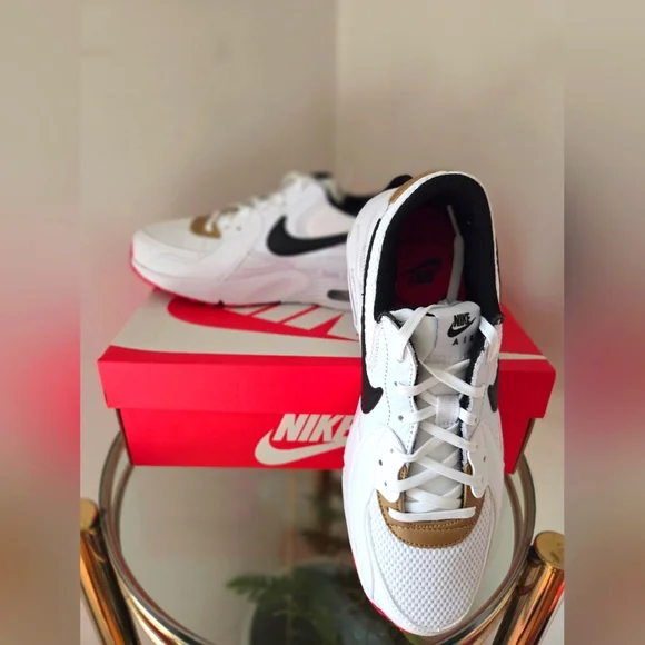 NIKE Air Max Excee Bright White Black Gold Red Women's Sz 8.5 NIB
