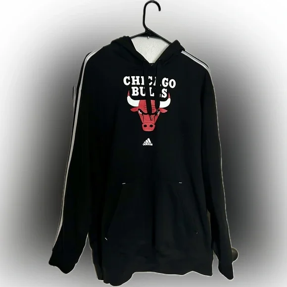 Adidas Men’s 2XL Black Chicago Bulls Graphic Hoodie