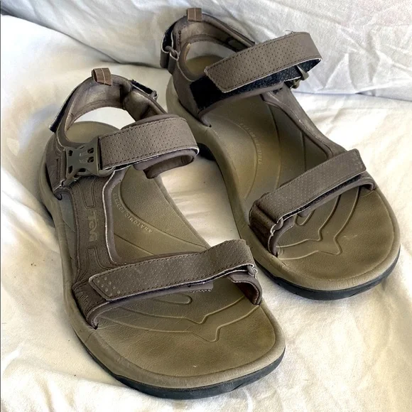 Men’s Teva Sandals Size 11