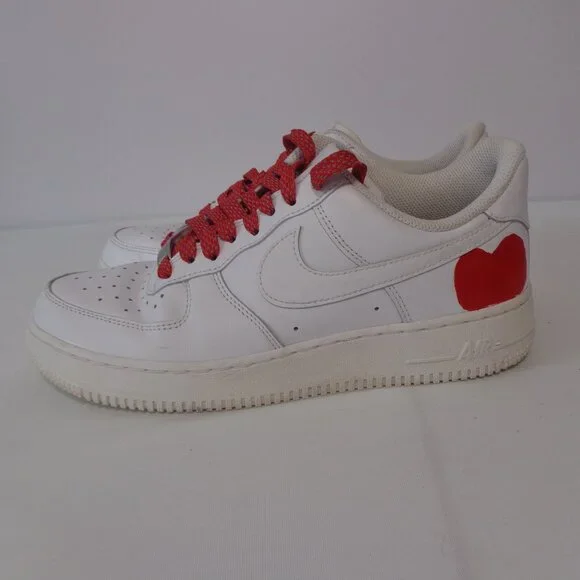 Nike Air Force 1 White Sneakers w.‎ Hand Painted Heart DD8959-100 Women's Sz 9.5