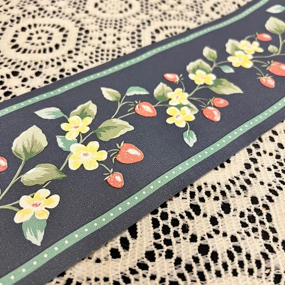 Vintage Floral Strawberry Wallpaper Border | 1 Full Roll | Cottage