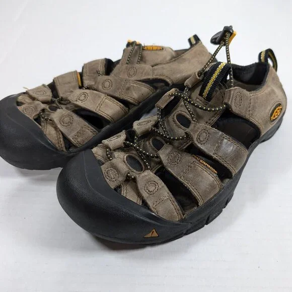 Keen Newport Bison Brown Water Shoes size 8.5 Mens