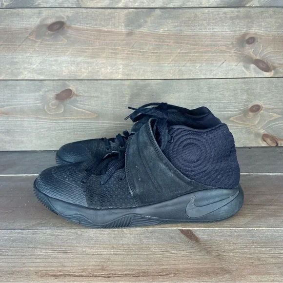 Nike kyrie 2 womens size 8 sneakers triple black basketball shoes