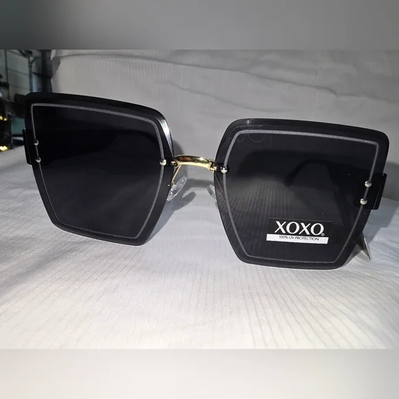 XOXO Gold and‎ Black Oversized Sunglasses