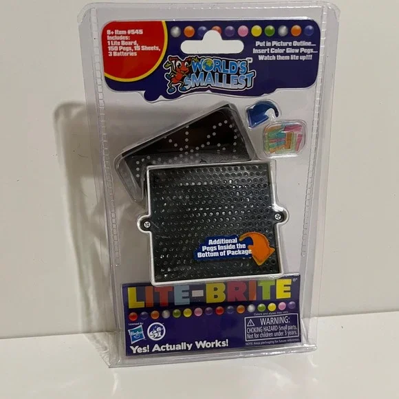 World's Smallest Lite‎ Brite Retro Light Up Toy Peg Board 150 Pegs 15 Sheets