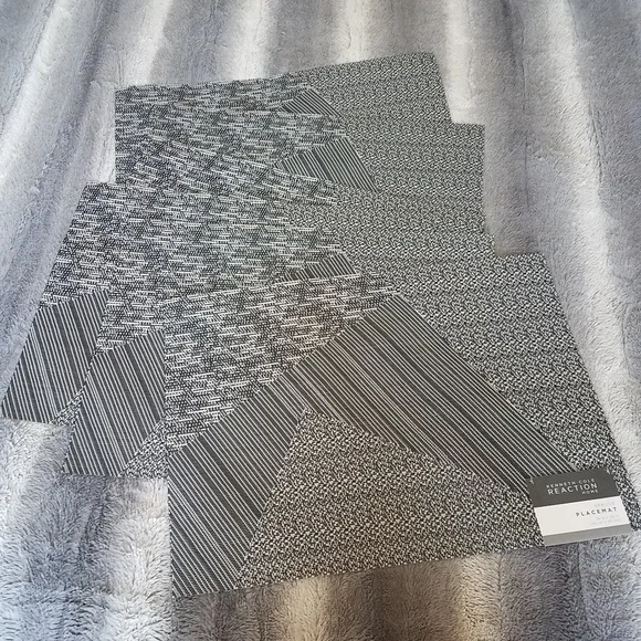 Kenneth Cole Reaction Placemats NWT
