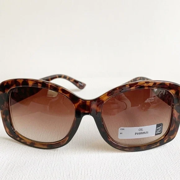 Oversized tortoise Brown and tan NWT sunglasses