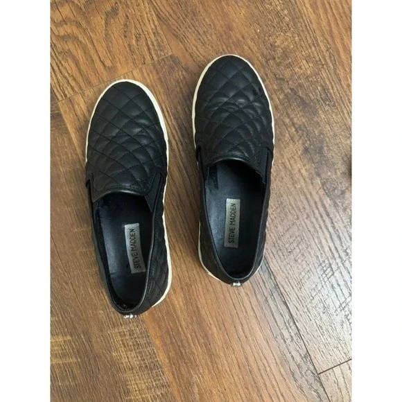 Steve Madden Ecentrcq Black Quilted Slip On Sneakers Womens 7B ECENTRCQ