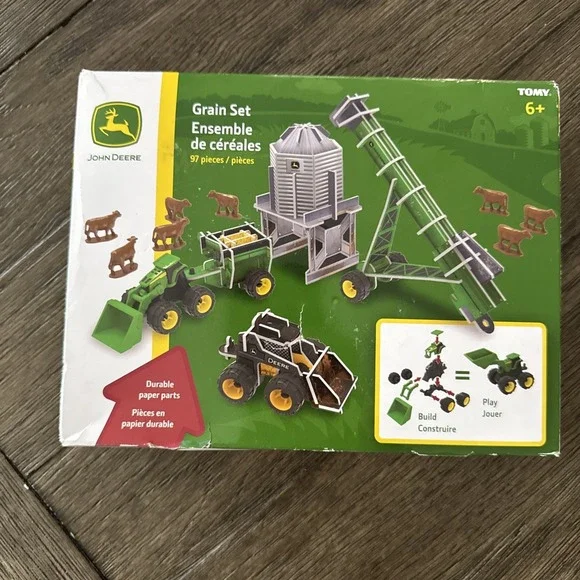NEW John Deere Build it‎ Buildable Grain Bin, Auger, Tractor, Wagon LP83181