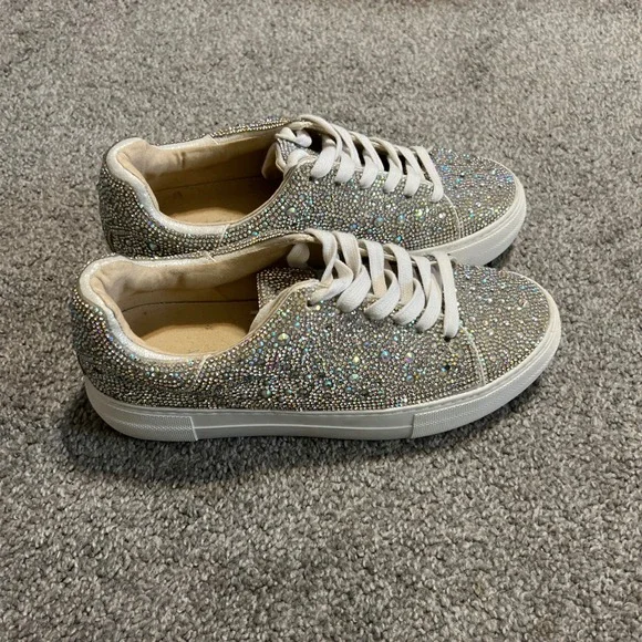 Betsey Johnson Sidny Rhinestone Platform Sneakers Womens 8.5 Silver Iridescent