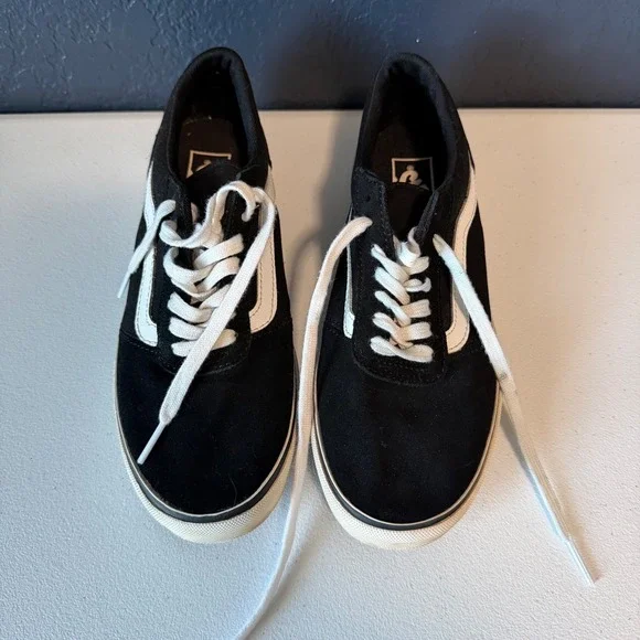 Vans Ward Low Top Sneakers Women 7.5 Black White Canvas Suede Skate Shoes