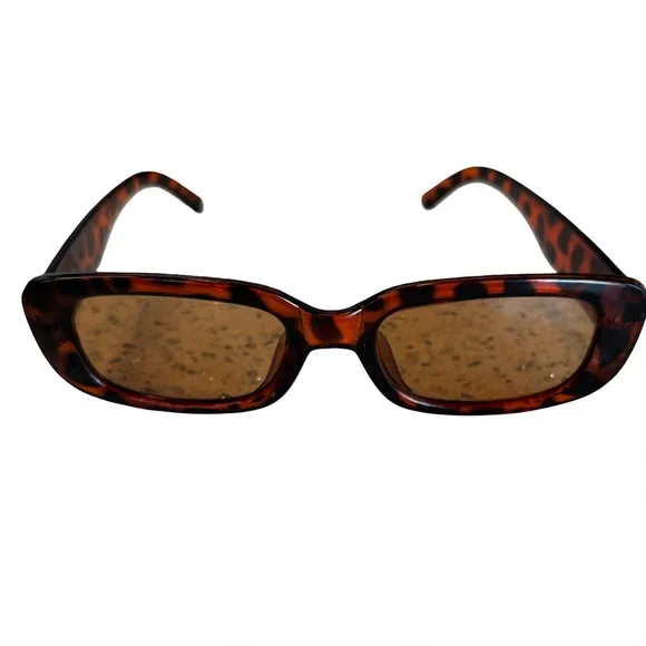 Tortoise Shell Y2K Sunglasses