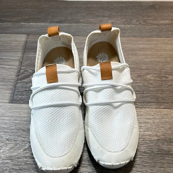 Yellow box White sneakers Shoes woman’s 8.5 (s6)