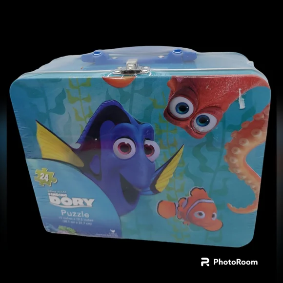 Disney Pixar Finding Dory 24 Piece Puzzle In Lunchbox Style Case NWOT