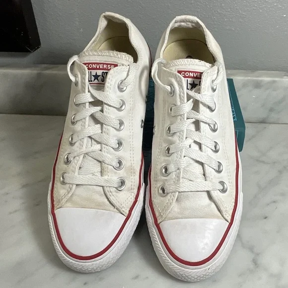 Converse White Chuck Taylor All-Star Sneakers Mens 5/Women’s 7