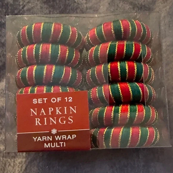 12 Festive Red and Green Yarn Wrap Napkin Rings Set