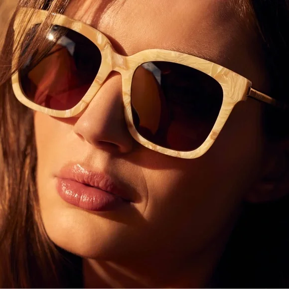 DIFF Bella Sunglasses Milk Honey Frame Brown Gradient Lens Square Oversized NWT