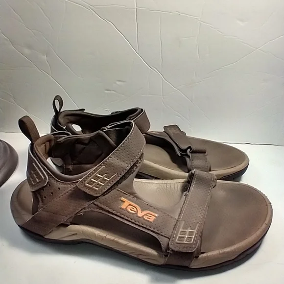 Teva Minam Outdoor Adjustable Hook & Loop Sandals Men's sz 8.