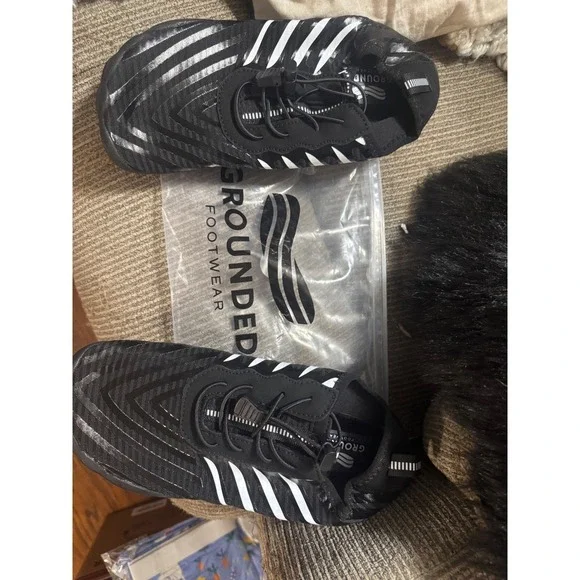 Grounded Footwear Barefoot Water Shoes Black White Striped Mens 7.5 Womens 9