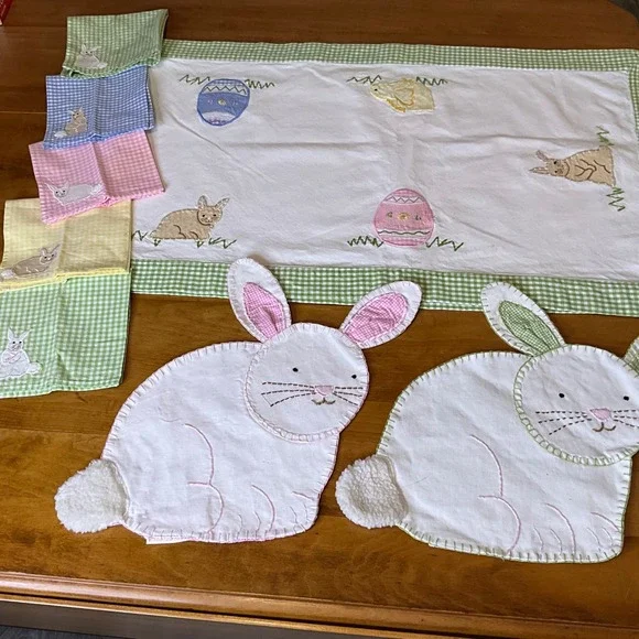 Pottery Barn‎ Easter Bunny Table Runner Napkins Set Gingham Applique Eggs Chicks