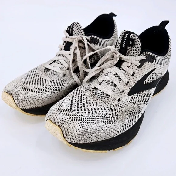 Brooks Size 11 Revel‎ 5 Running Shoes White Black Mesh Neutral Cushion