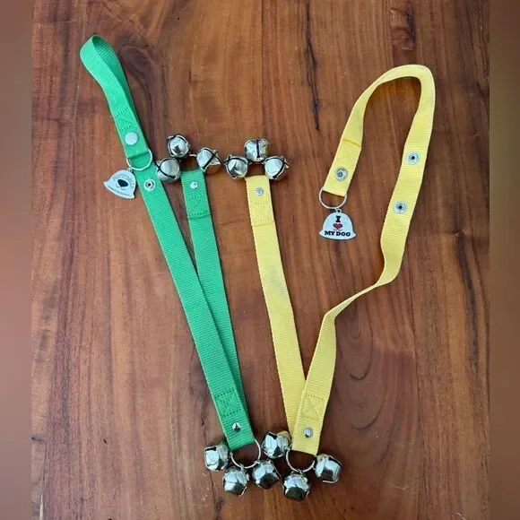 2  🟢🟡 Green and Yellow Dog Training Bells EUC  1 for each door.