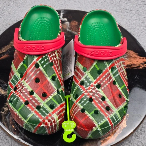 Crocs Baya Holiday Plaid‎ Clog Mens 12 Red Green Christmas Tartan 210752-310 NEW
