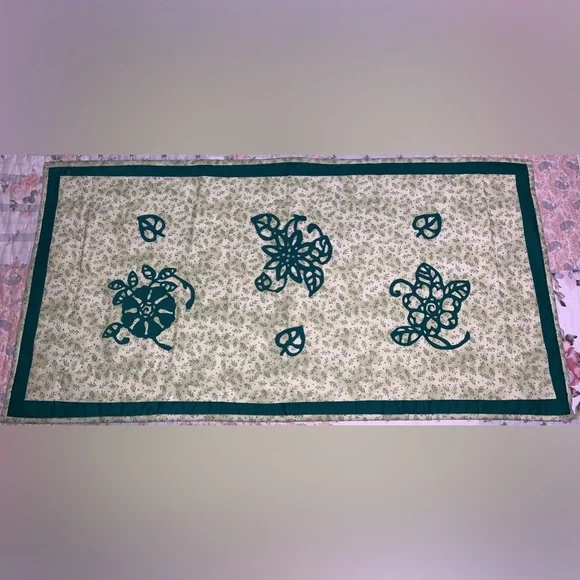 Handmade quilt quilted fall autumn leaves leaf table runner country NEW (Q162)