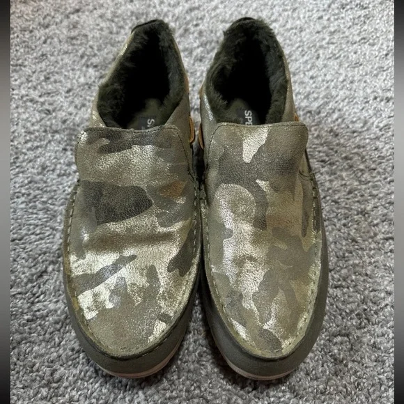 Sperry Metallic Camo Size 8.5 Outdoor Moc Sneaker Faux Fur Lined - worn once