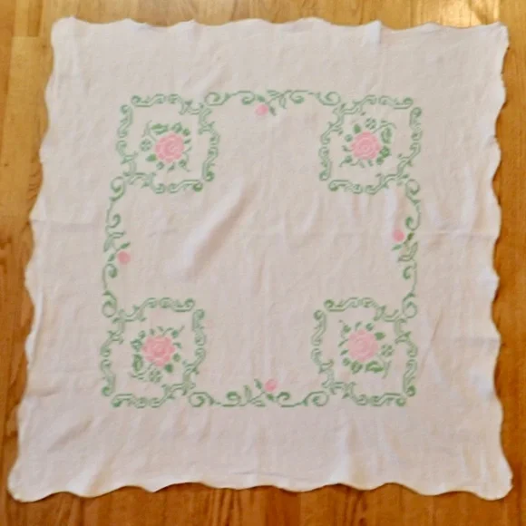 Cottage Core Floral Embroidered Scallop Accent Table Cloth White Green Pink 34