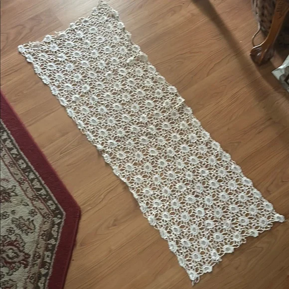 Vintage Lace Table Runner